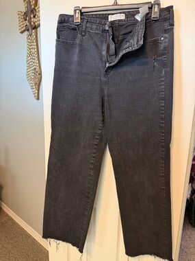 High-Rise Ankle Jeans in Washed Black - Raw Hem